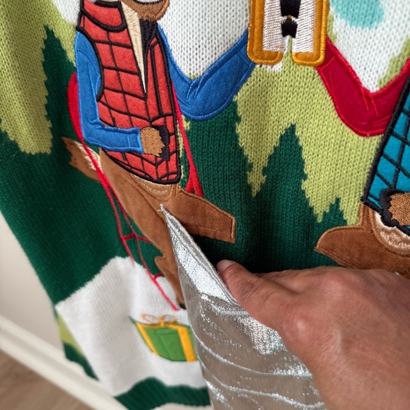 Blizzard Bay Ugly Christmas Sweater Reindeer Beer Keg Crew Neck Multi Sz M - Picture 4 of 9